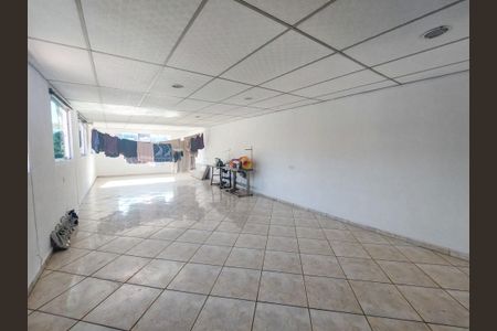 Casa à venda com 150m², 5 quartos e 2 vagas Casa à venda com 150m², 5 quartos e 2 vagasQuintal
