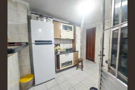Casa à venda com 150m², 5 quartos e 2 vagas Casa à venda com 150m², 5 quartos e 2 vagasCozinha