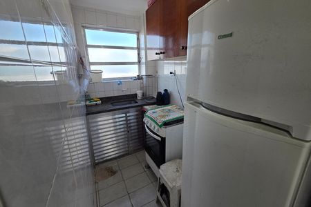Cozinha de apartamento para alugar com 1 quarto, 40m² em Guilhermina, Praia Grande