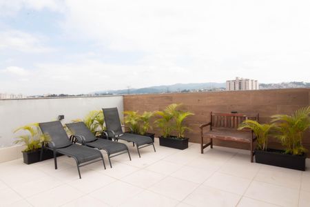 Apartamento para alugar com 77m², 2 quartos e 1 vaga Apartamento para alugar com 77m², 2 quartos e 1 vagaÁrea Comum - Piscina