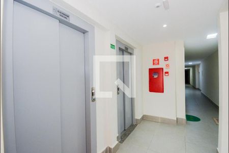 Apartamento para alugar com 77m², 2 quartos e 1 vaga Apartamento para alugar com 77m², 2 quartos e 1 vagaHall de entrada