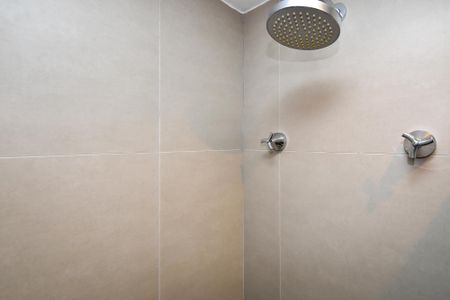 banheiro de kitnet/studio para alugar com 1 quarto, 24m² em Cerqueira César, São Paulo