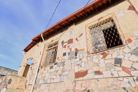 Casa à venda com 200m², 3 quartos e 1 vaga Casa à venda com 200m², 3 quartos e 1 vagaÁrea externa