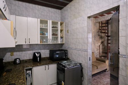 Cozinha de casa à venda com 3 quartos, 200m² em São Cristóvão, Belo Horizonte