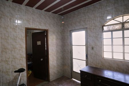 Casa à venda com 200m², 3 quartos e 1 vaga Casa à venda com 200m², 3 quartos e 1 vagaSala