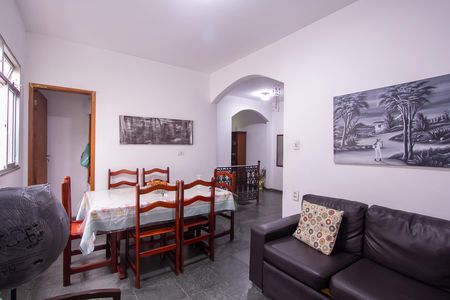 Casa para alugar com 360m², 6 quartos e 6 vagas Casa para alugar com 360m², 6 quartos e 6 vagasCopa