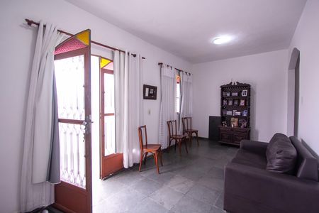 Sala 1 de casa para alugar com 6 quartos, 360m² em Porto Velho, São Gonçalo