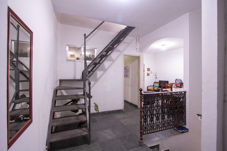 Casa para alugar com 360m², 6 quartos e 6 vagas Casa para alugar com 360m², 6 quartos e 6 vagasCorredor