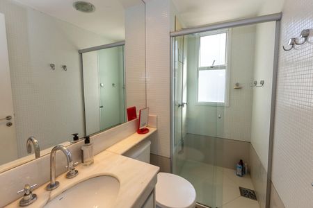 Apartamento à venda com 113m², 3 quartos e 2 vagas Apartamento à venda com 113m², 3 quartos e 2 vagasBanheiro 1