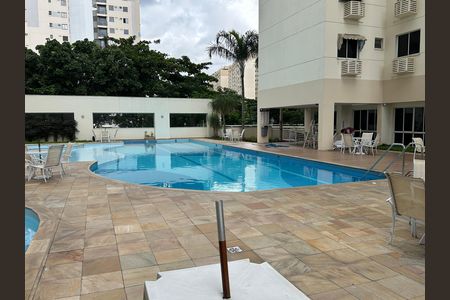 Apartamento à venda com 65m², 2 quartos e 1 vagaÁrea comum - Piscina