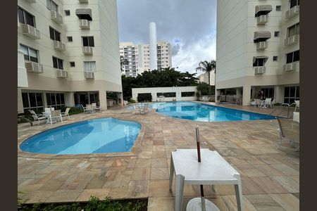 Apartamento à venda com 65m², 2 quartos e 1 vagaÁrea comum - Piscina
