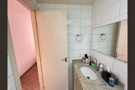 Apartamento à venda com 65m², 2 quartos e 1 vagaBanheiro da Suíte