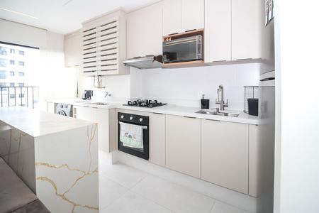 Cozinha de apartamento para alugar com 2 quartos, 55m² em Vila Anastácio, São Paulo