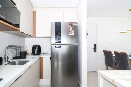 Cozinha de apartamento para alugar com 2 quartos, 55m² em Vila Anastácio, São Paulo