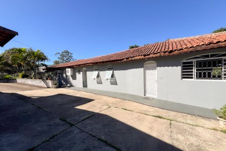 Casa à venda com 3000m², 5 quartos e 6 vagas
