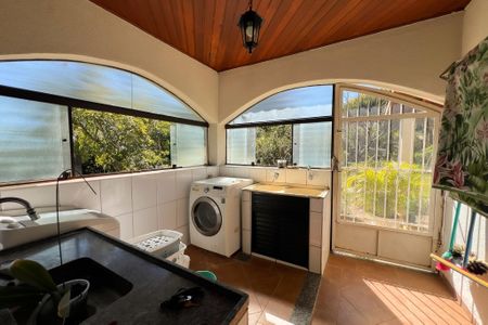 Casa à venda com 3000m², 5 quartos e 6 vagas