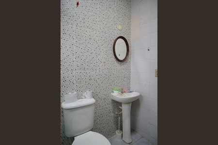 Casa para alugar com 203m², 3 quartos e 1 vaga Casa para alugar com 203m², 3 quartos e 1 vagaBanheiro Social