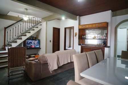 Casa para alugar com 203m², 3 quartos e 1 vaga Casa para alugar com 203m², 3 quartos e 1 vagaSala