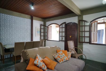 Casa para alugar com 203m², 3 quartos e 1 vaga Casa para alugar com 203m², 3 quartos e 1 vagaSala