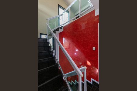 Casa à venda com 249m², 3 quartos e 5 vagasEscada
