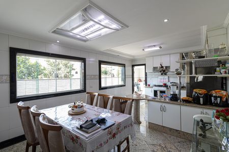 Casa à venda com 249m², 3 quartos e 5 vagasCozinha