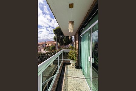 Casa à venda com 249m², 3 quartos e 5 vagasVaranda