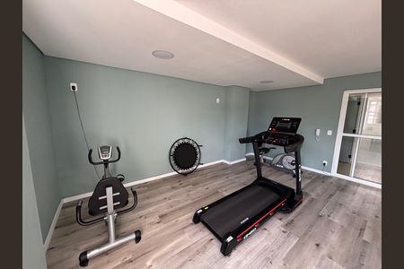 Apartamento à venda com 37m², 2 quartos e 1 vaga Apartamento à venda com 37m², 2 quartos e 1 vagaÁrea comum - Academia