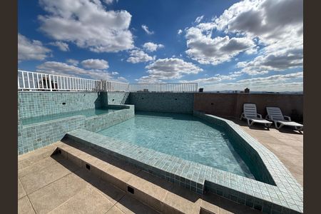 Apartamento à venda com 37m², 2 quartos e 1 vaga Apartamento à venda com 37m², 2 quartos e 1 vagaPiscina