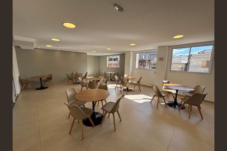 Apartamento à venda com 37m², 2 quartos e 1 vaga Apartamento à venda com 37m², 2 quartos e 1 vagaÁrea comum - Salão de festas