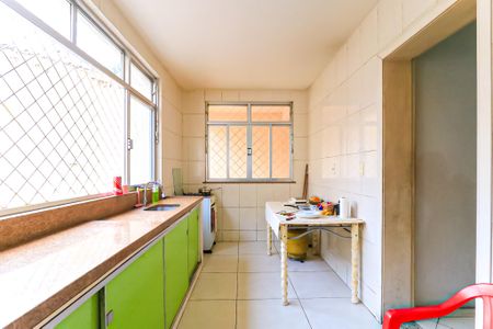 Casa à venda com 363m², 4 quartos e 20 vagas Casa à venda com 363m², 4 quartos e 20 vagasCozinha