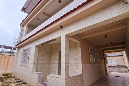 Casa à venda com 363m², 4 quartos e 20 vagas Casa à venda com 363m², 4 quartos e 20 vagasEntrada
