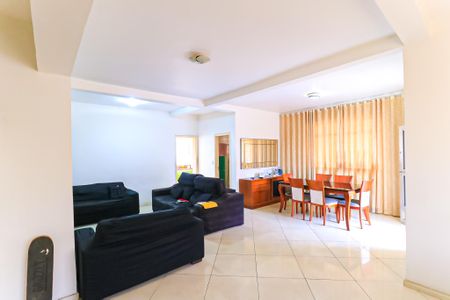 Sala de casa à venda com 4 quartos, 363m² em Cachambi, Rio de Janeiro