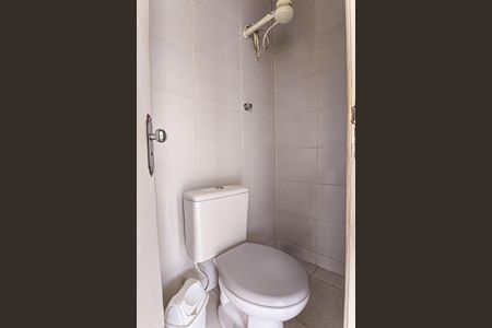 Casa à venda com 363m², 4 quartos e 20 vagas Casa à venda com 363m², 4 quartos e 20 vagasBanheiro de serviço