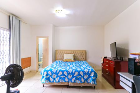 Casa à venda com 363m², 4 quartos e 20 vagas Casa à venda com 363m², 4 quartos e 20 vagasQuarto 4 - Suíte