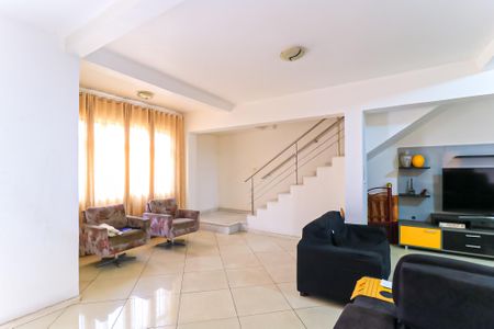 Sala de casa à venda com 4 quartos, 363m² em Cachambi, Rio de Janeiro