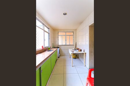Casa à venda com 363m², 4 quartos e 20 vagas Casa à venda com 363m², 4 quartos e 20 vagasCozinha
