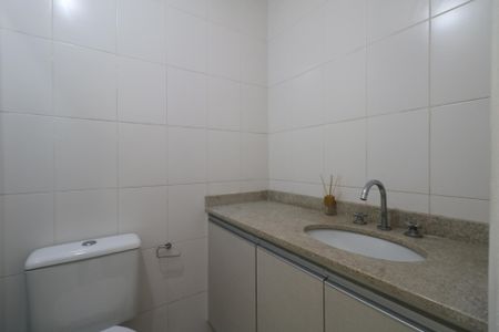 Apartamento para alugar com 70m², 2 quartos e 1 vaga Apartamento para alugar com 70m², 2 quartos e 1 vagaBanheiro Social