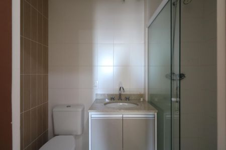 Apartamento para alugar com 70m², 2 quartos e 1 vaga Apartamento para alugar com 70m², 2 quartos e 1 vagaBanheiro da Suíte