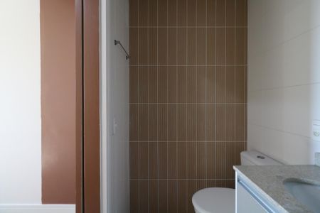 Apartamento para alugar com 70m², 2 quartos e 1 vaga Apartamento para alugar com 70m², 2 quartos e 1 vagaBanheiro da Suíte