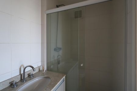 Apartamento para alugar com 70m², 2 quartos e 1 vaga Apartamento para alugar com 70m², 2 quartos e 1 vagaBanheiro da Suíte