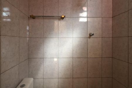Banheiro de casa para alugar com 1 quarto, 25m² em Vila Conceicao, Diadema