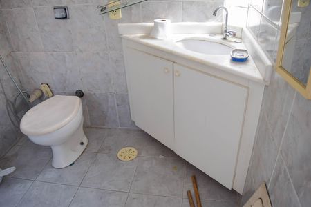 Casa à venda com 150m², 2 quartos e 3 vagas Casa à venda com 150m², 2 quartos e 3 vagasBanheiro da Suíte 1