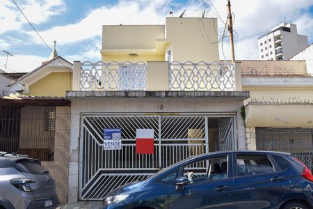Casa à venda com 150m², 2 quartos e 3 vagas Casa à venda com 150m², 2 quartos e 3 vagasFachada