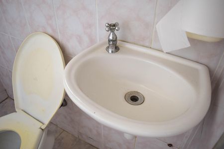 Casa à venda com 150m², 2 quartos e 3 vagas Casa à venda com 150m², 2 quartos e 3 vagasBanheiro 2