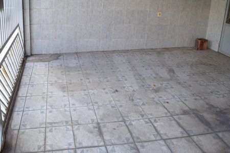 Casa à venda com 150m², 2 quartos e 3 vagas Casa à venda com 150m², 2 quartos e 3 vagasGaragem