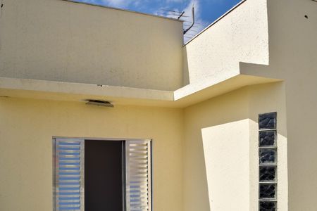 Casa à venda com 150m², 2 quartos e 3 vagas Casa à venda com 150m², 2 quartos e 3 vagasSacada