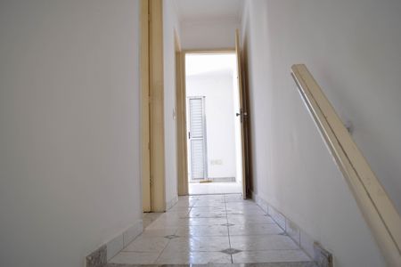 Casa à venda com 150m², 2 quartos e 3 vagas Casa à venda com 150m², 2 quartos e 3 vagasEscada
