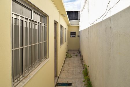 Casa à venda com 150m², 2 quartos e 3 vagas Casa à venda com 150m², 2 quartos e 3 vagasCorredor