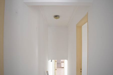 Casa à venda com 150m², 2 quartos e 3 vagas Casa à venda com 150m², 2 quartos e 3 vagasEscada