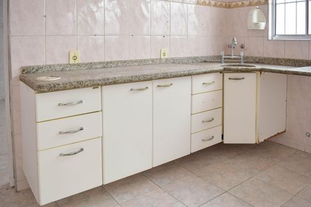 Casa à venda com 150m², 2 quartos e 3 vagas Casa à venda com 150m², 2 quartos e 3 vagasCozinha